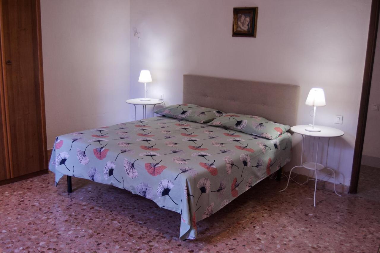 Casa Di Canfreo Lari Eksteriør billede