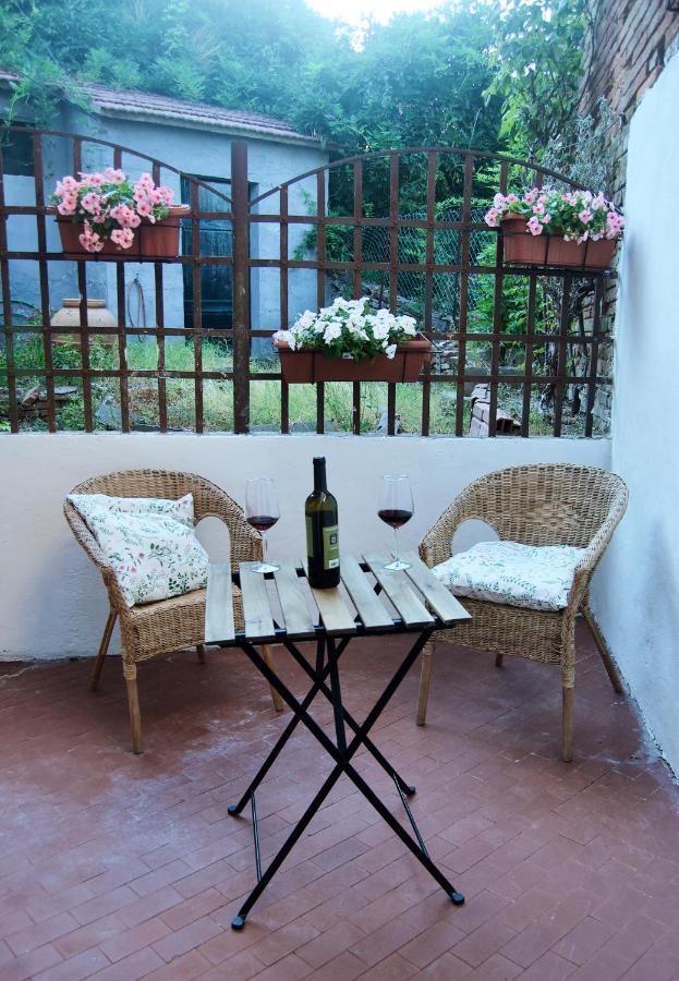 Casa Di Canfreo Lari Eksteriør billede